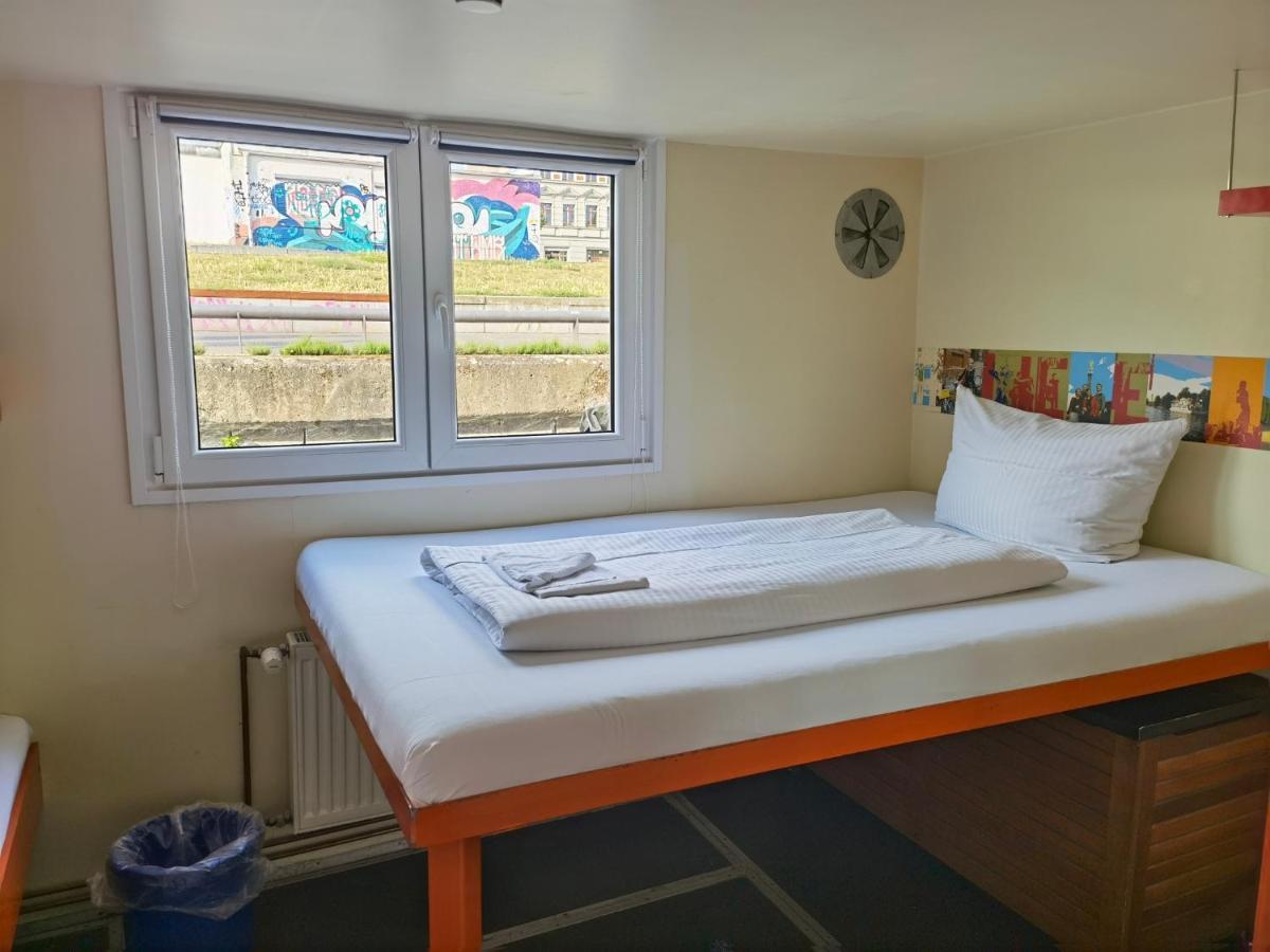 Shipotel Western Triple Cabin